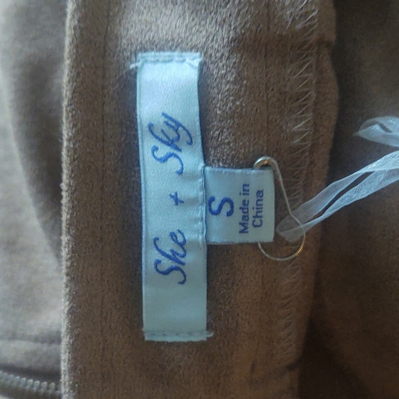 Tan suede skirt - Picture 4 of 5